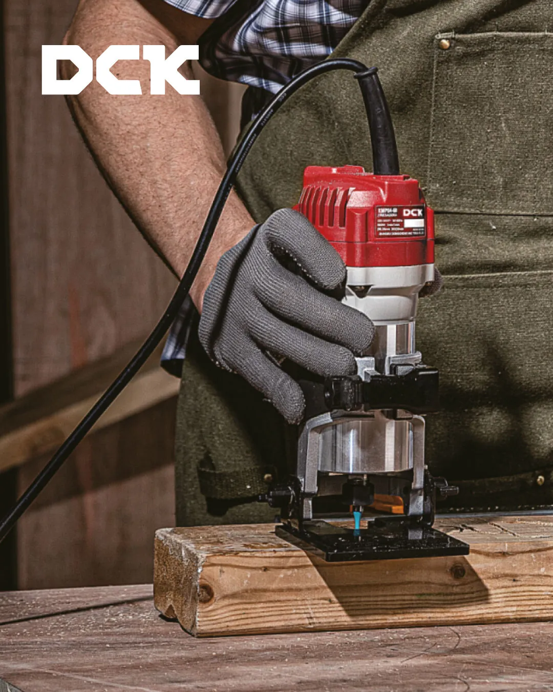 Fresadora De Mano 1/4" KMP04-6 550W DCK