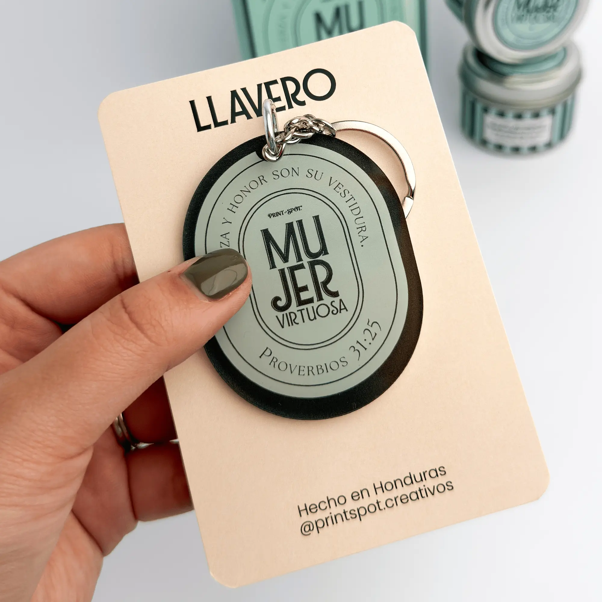 Llavero menta de acrilico — Mujer Virtuosa 